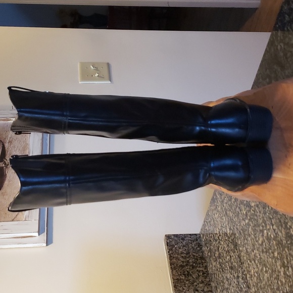 St John's Bay Boot - Picture 9 of 15